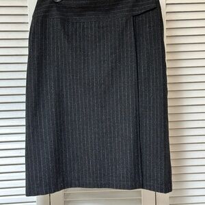 References Gray Pinstripe Wool Wrap Skirt Made in France Size 10
